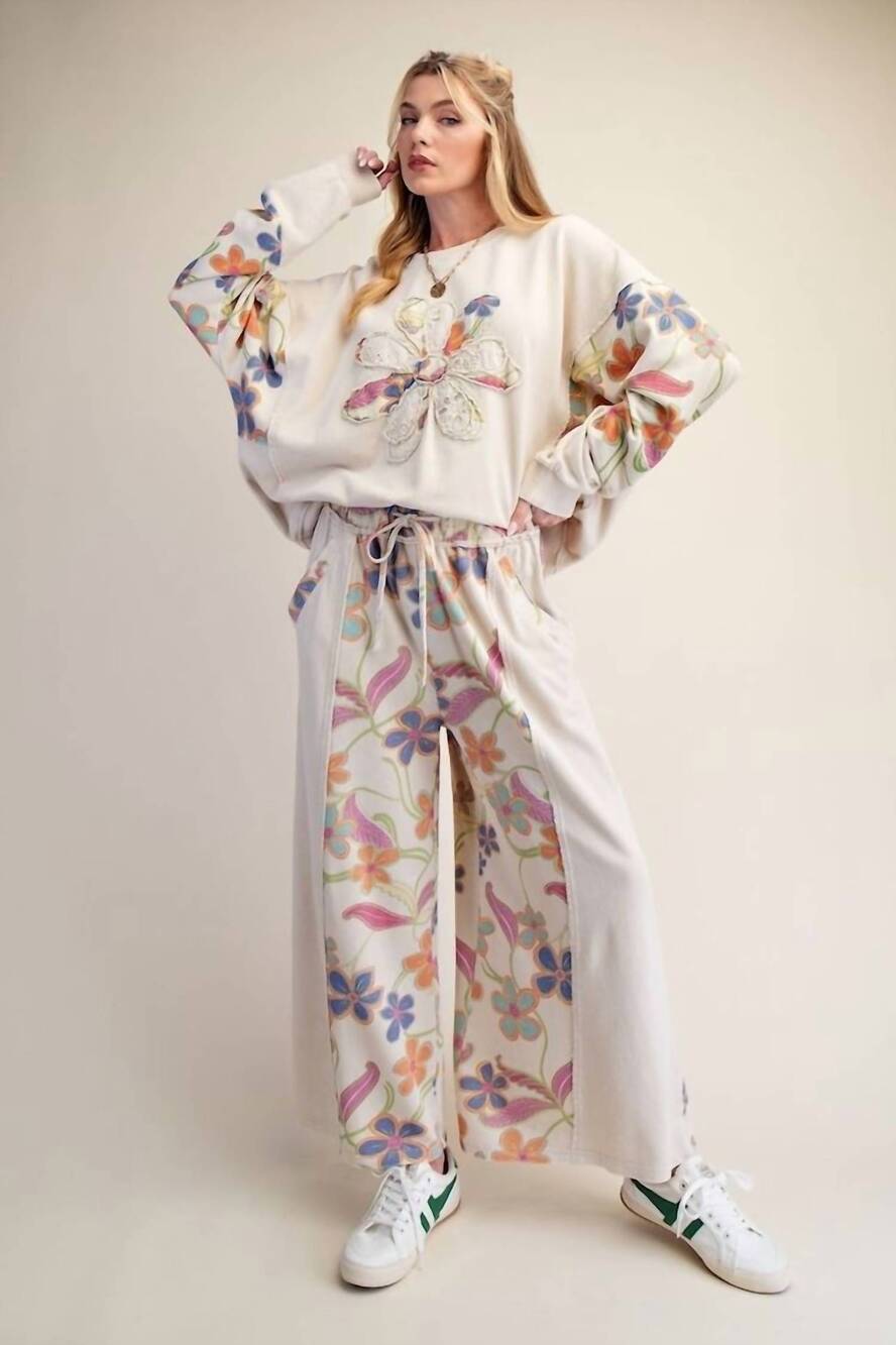 NEW EASEL flower patch top in cream